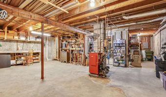 370 Lake St, Barton, VT 05822