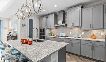 5822 SILVER SUN Dr, Apollo Beach, FL 33572