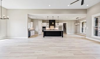 6048 Majestic Waters Dr, Benton, AR 72019