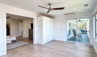 146 Bay Ave, Apalachicola, FL 32320