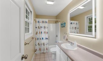 130 Village Hill Ln, North Kingstown, RI 02852
