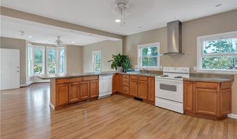 53 Burton St 2, Bristol, RI 02809