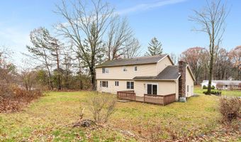 3 Springwood Manor Dr, Albany, NY 12211