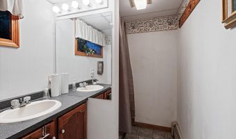 1 Castle View Ln, Belgrade, ME 04917