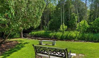 142 County Rd S, Algoma, WI 54201