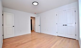 81 Club Dr, Berlin, CT 06037