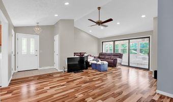 500 GreenTree Dr 11, Bedford, IN 47421