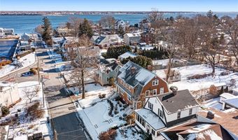 118 Ocean Ave, Cranston, RI 02905