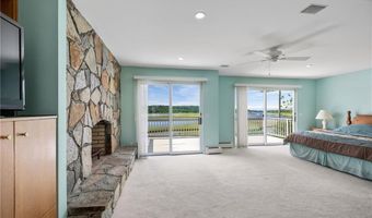 96 Starr Dr, Narragansett, RI 02882