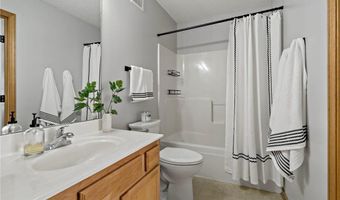 15382 Founders Ln 804, Apple Valley, MN 55124