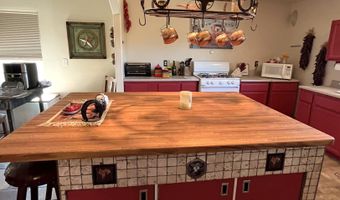 27230 S COYOTE Trl, Congress, AZ 85332