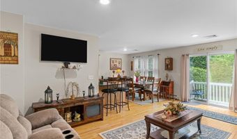 5 Leighas Ln, Coventry, RI 02816