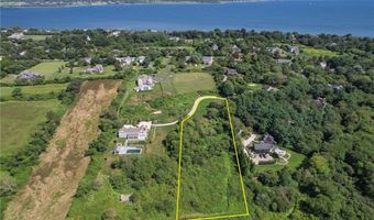 100 Summerfield Ln, Middletown, RI 02842