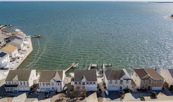 8 Jibsail Dr, Bayville, NJ 08721