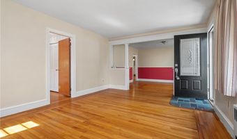 30 Winthrop St, East Providence, RI 02915