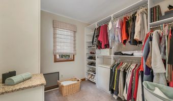 82 Pilgrim Dr, Bedford, NH 03110