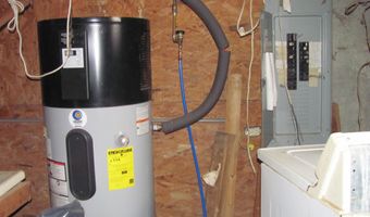 216 Curtis Rd, Arundel, ME 04046