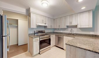 5 Southcreek Ct C, Amherst, NY 14051
