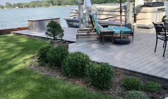 206 Edgewater Dr, Algonac, MI 48001
