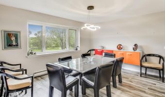 2700 E Bel Aire Dr 202, Arlington Heights, IL 60004