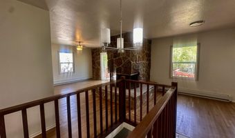 17 Frontier St, Diamondville, WY 83116