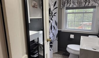 7 Garney Rd, Brookfield, NH 03872