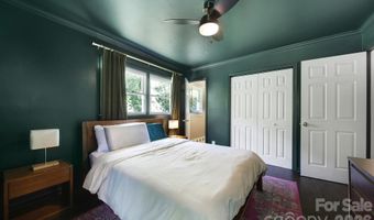 3335 Dunaire Dr, Charlotte, NC 28205