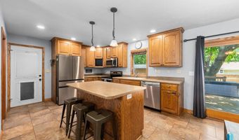 201 S 5th Ave, Brandon, SD 57005
