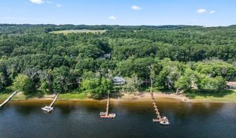 108 Pleasant Valley Rd, Amesbury, MA 01913