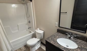 2214 S Lawson St, Aberdeen, SD 57401