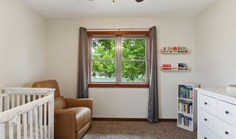 623 Autumn Dr, Altoona, WI 54720