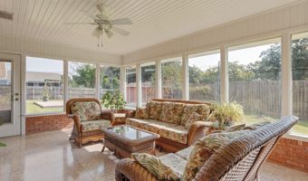 1215 N State St, Abbeville, LA 70510