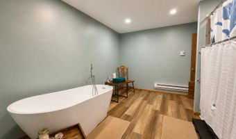 6828 Aurora Dr, Akeley, MN 56433