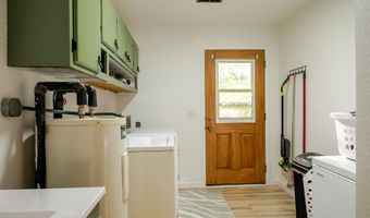 303 N Hudson Ave, Aurora, MO 65605