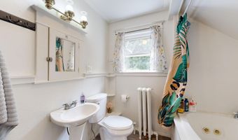 184 Whitney St, Auburn, ME 04210
