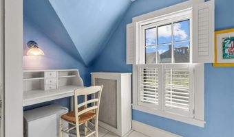 58 Second St, Newport, RI 02840