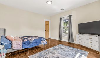 19 Lester St, Ansonia, CT 06401