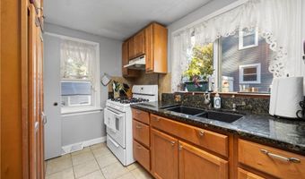 394 Long St, Amherst, OH 44001