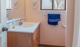 150 Yacht Club Cir, Altamont, MO 64640