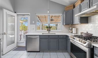 17 Plant St, Cumberland, RI 02864