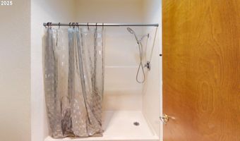 570 VELOPA Ct, Brookings, OR 97415