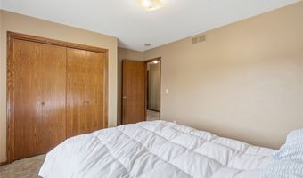 1209 8th Ave SE, Altoona, IA 50009