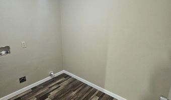 425 E 21st St, Baxter Springs, KS 66713