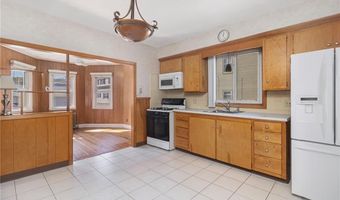 82 Clemence St, Cranston, RI 02920