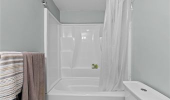 66 Girard Ave 114, Newport, RI 02840