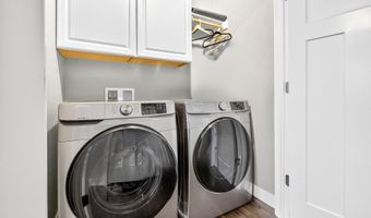 1608 STANTON Cir, Appleton, WI 54915
