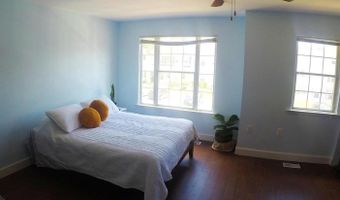 8702 VILLAGE GREEN Ct, Alexandria, VA 22309