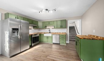 606 N 3rd St, Beresford, SD 57004