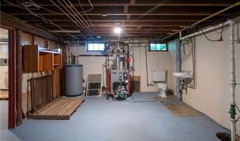 14 Dexter St, Newport, RI 02840