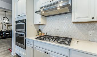 3075 N Spurway Dr, Ann Arbor, MI 48105